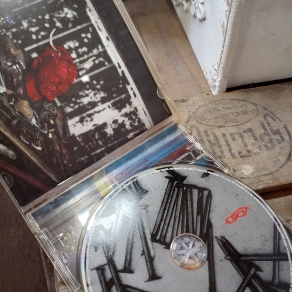 Slipknot Band Antennas to Hell Music CD Hard Heavy Metal 90s  Throwback Vintage - Picture 3 of 3